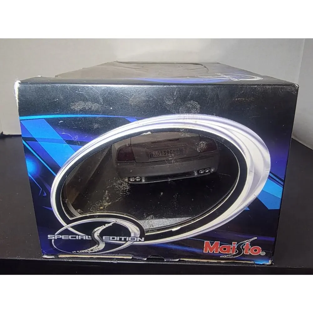 Silver Maserati Spyder 1:18 Scale Die-cast Model Car by Maisto Special Edition